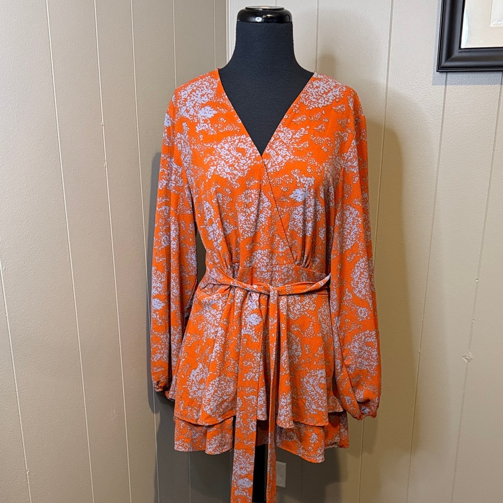 B15 Classic Fashion Collection Womens Large Elegant Orange Floral Belted Blouse